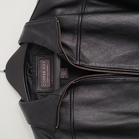 Girl's Black Copper Key Genuine Leather Jacket Size 14/16 - Picture 3 of 10